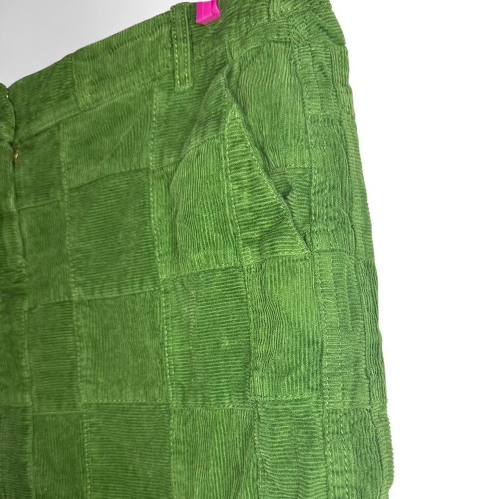 Ann Taylor Loft size 4 four green corduroy mini skirt with a back zipper - Picture 2 of 4